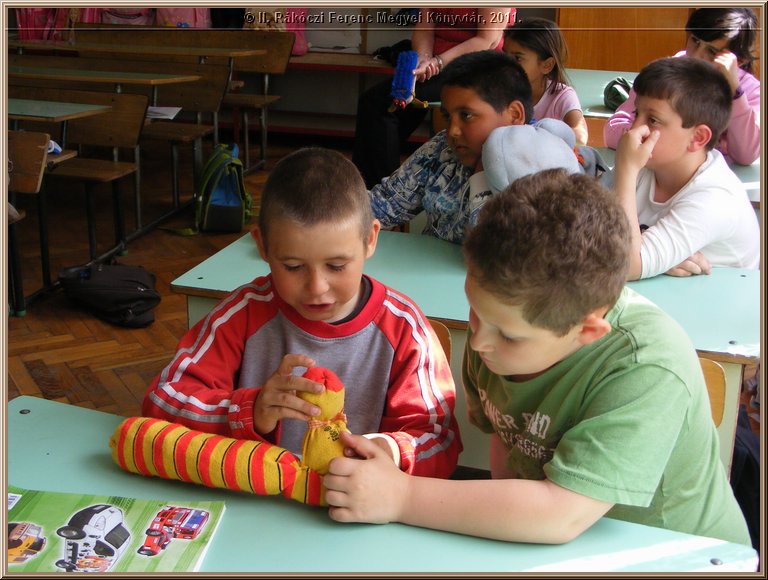 batyu_szinhaz_selyemret_076.jpg