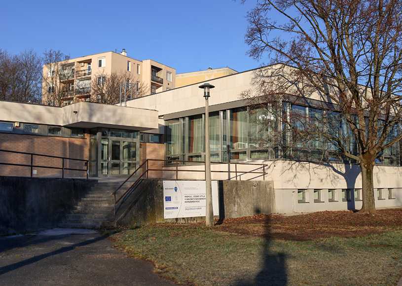 Attila József Library