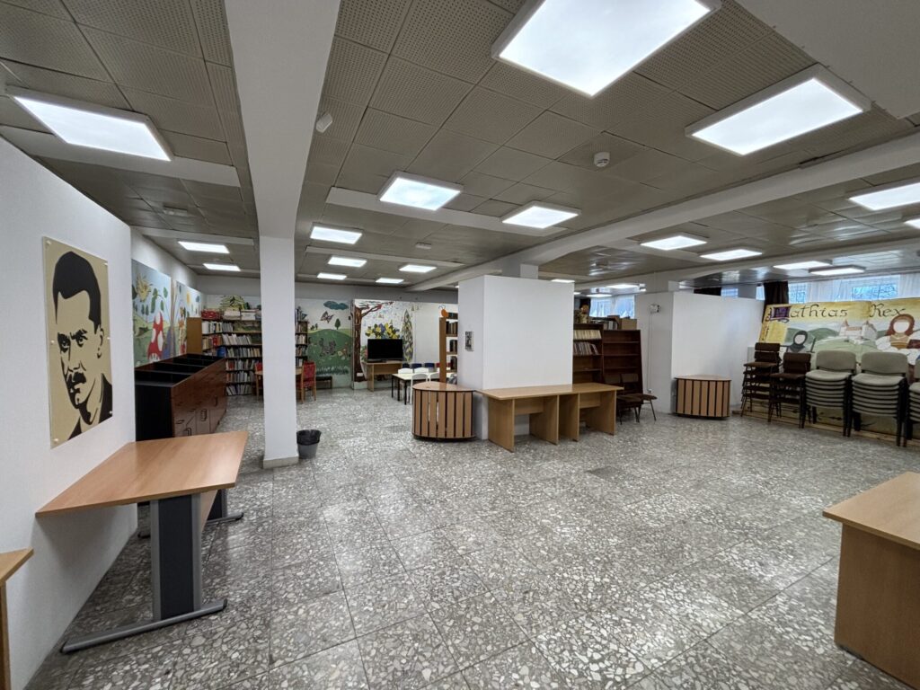 József Attila Könyvtár terem