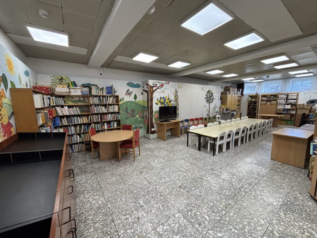 József Attila Könyvtár terem